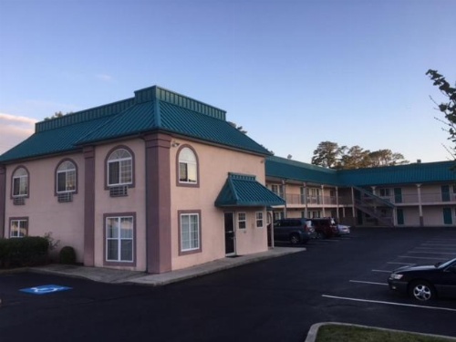 Deluxe Inn